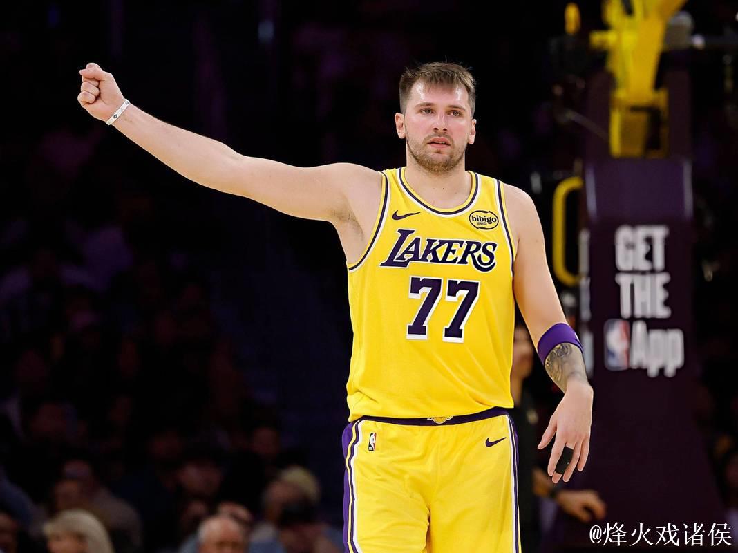 湖人罚球风波:真相是詹皇抢戏,还是东契奇“懦弱”的胜利? 湖人罚球风波:真相是詹皇抢戏,还是东契奇“懦弱”的胜利?