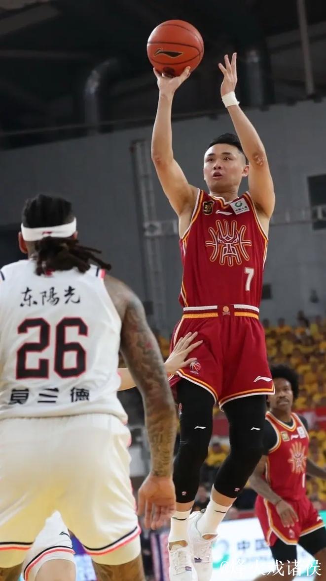 弗格45分辽宁惜败首钢 张宁17分山西胜四川 弗格45分辽宁惜败首钢 张宁17分山西胜四川