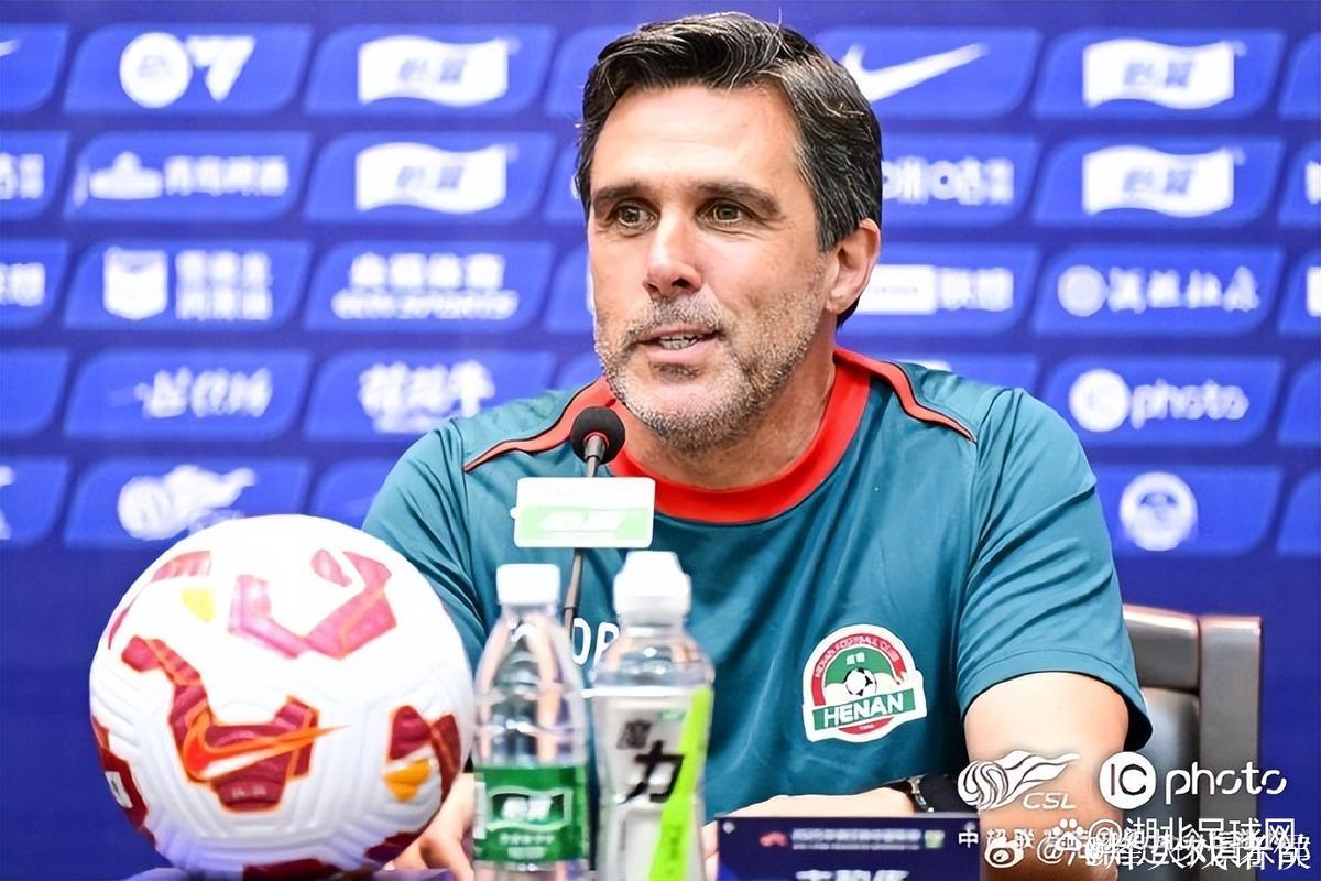 河南队主帅拉莫斯:塑造更具攻击性的美丽足球 河南队主帅拉莫斯:塑造更具攻击性的美丽足球